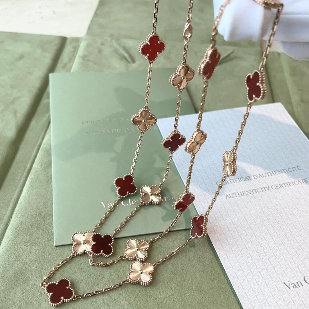 [NOVO]CLOVER 20 MOTIFS LASER CARNELIAN HALSKETTE