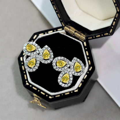 [NOVO] Verzierte Ohrringe in Birnenform mit birnenförmigem Schliff