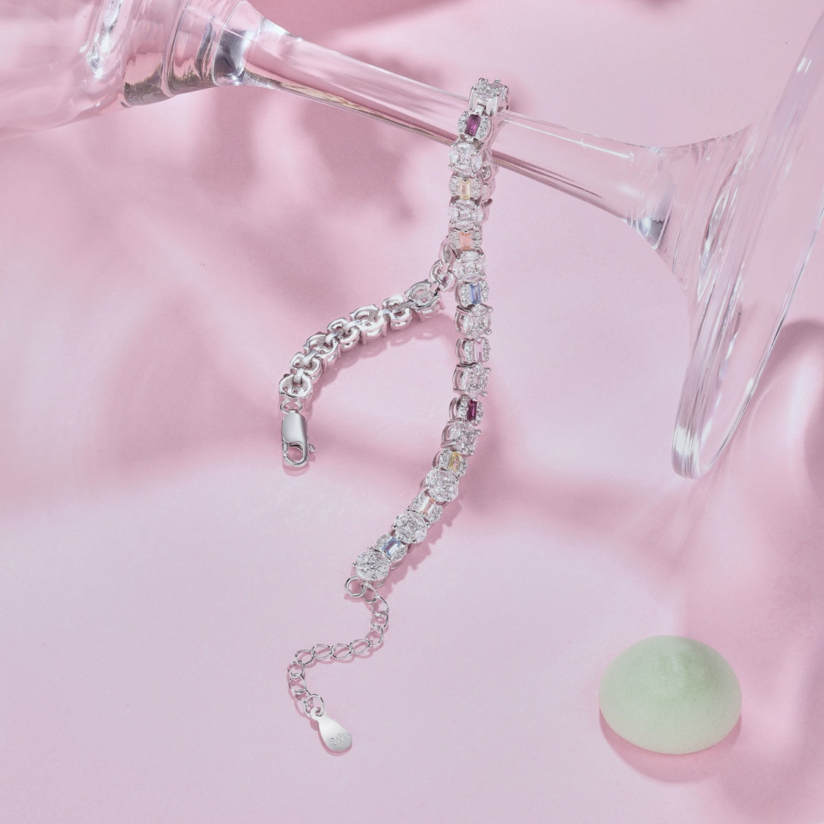 [NOVO] Schimmerndes, strahlendes Armband mit mehreren Schliffen für jeden Tag