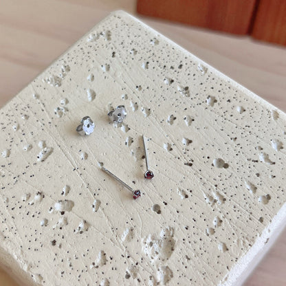 [NOVO]繊細なソリティアイヤリング