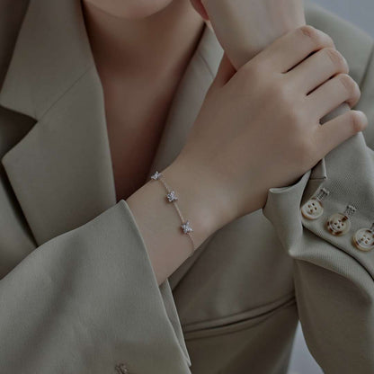 [NOVO]輝くバタフライシェイプネックレス