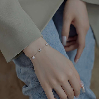 [NOVO]輝くバタフライシェイプネックレス