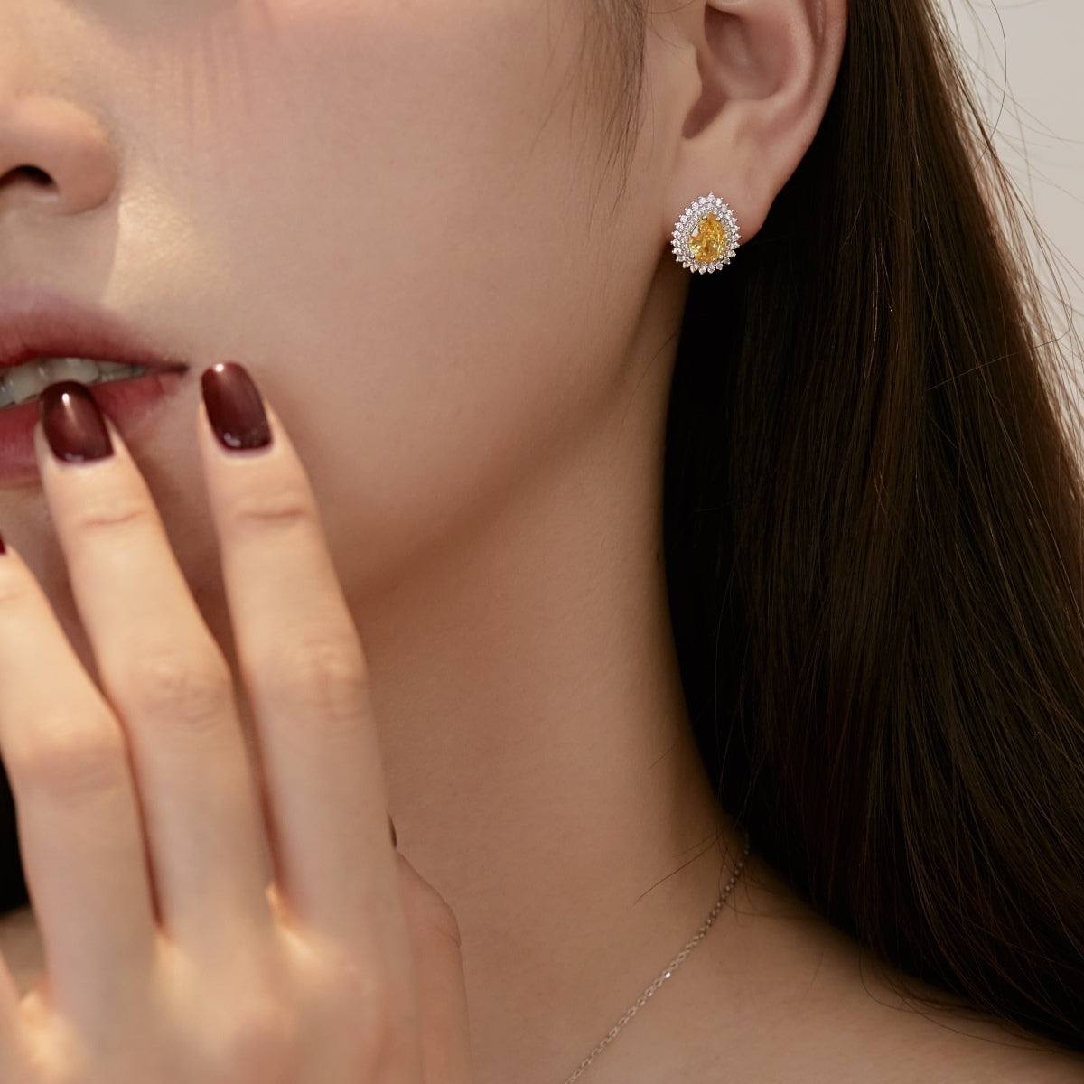 [NOVO] Zarte, wunderschöne Ohrringe im Birnenschliff für jeden Tag