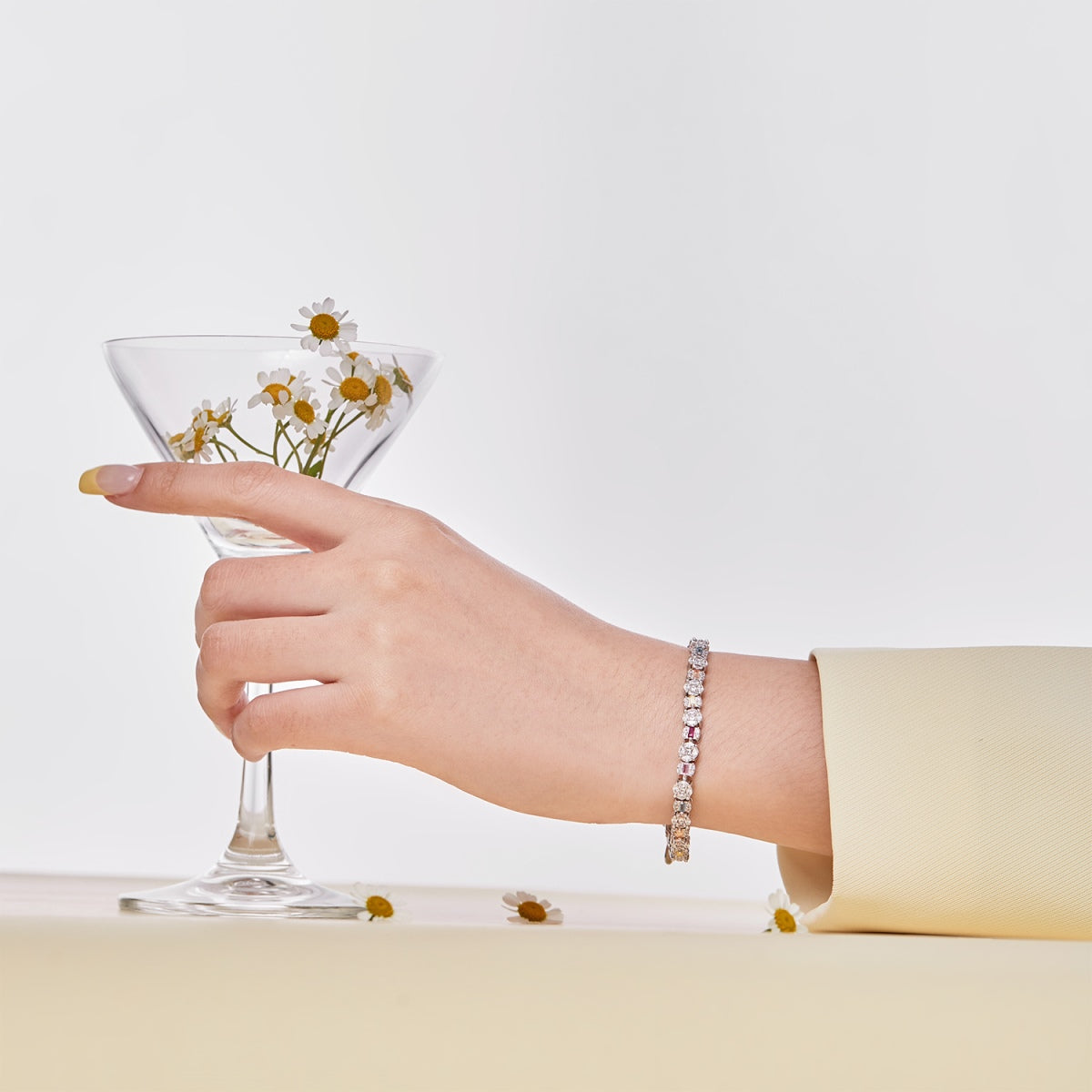 [NOVO] Schimmerndes, strahlendes Armband mit mehreren Schliffen für jeden Tag