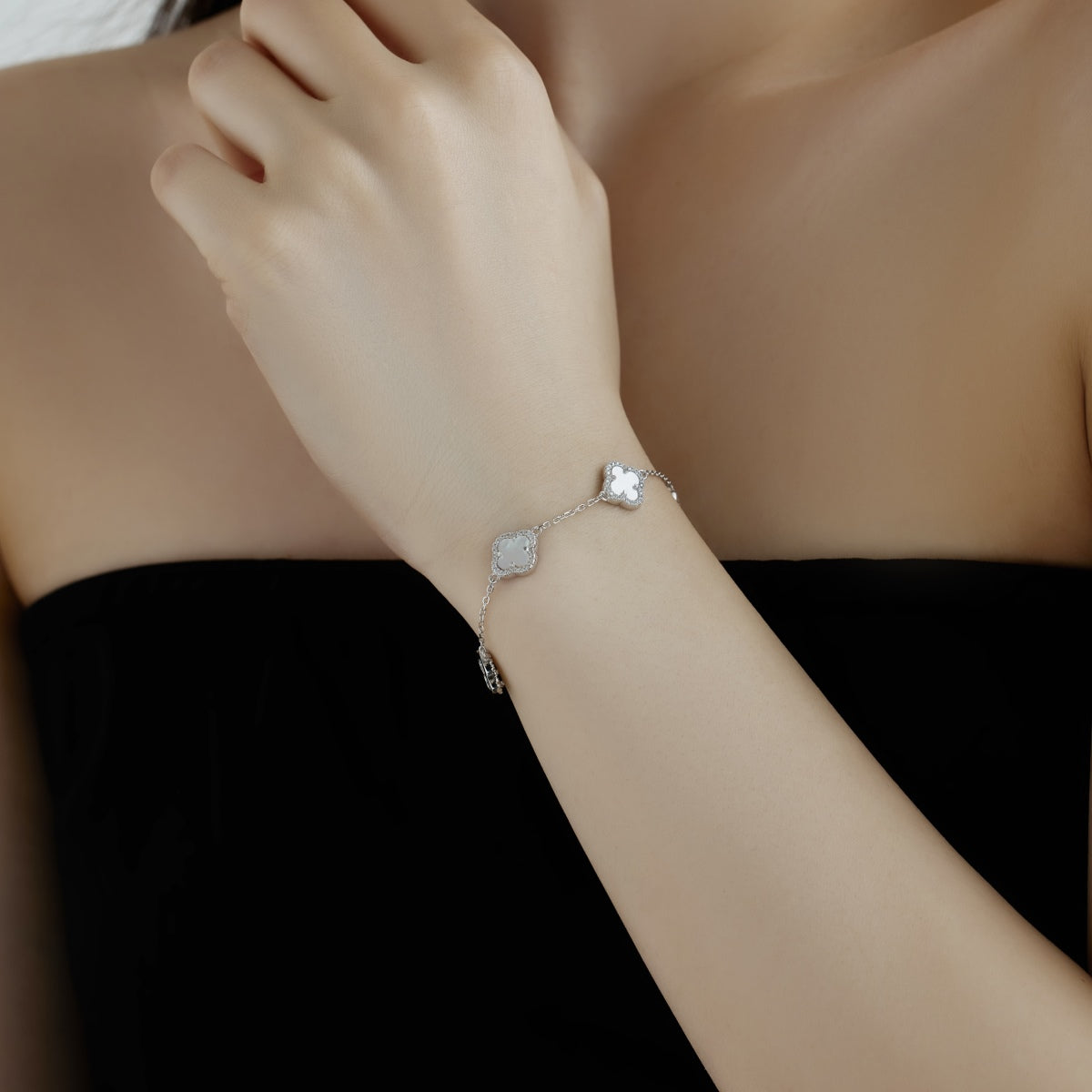 [NEU] Exquisites Armband mit vierblättrigem Kleeblatt
