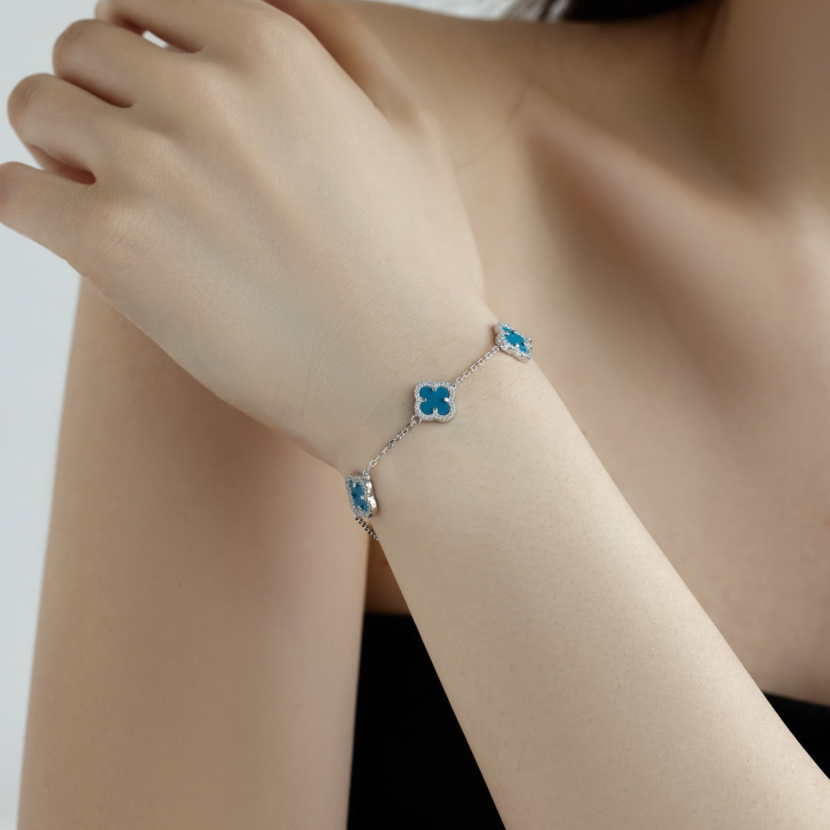 [NEU] Exquisites Armband mit vierblättrigem Kleeblatt