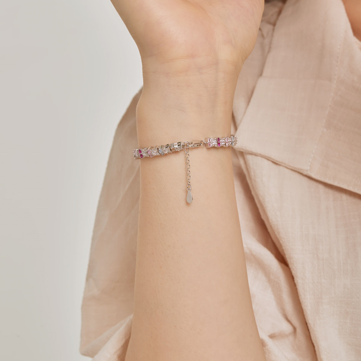 [NEU] Einzigartiges, farbenfrohes Armband in Blumenform für jeden Tag