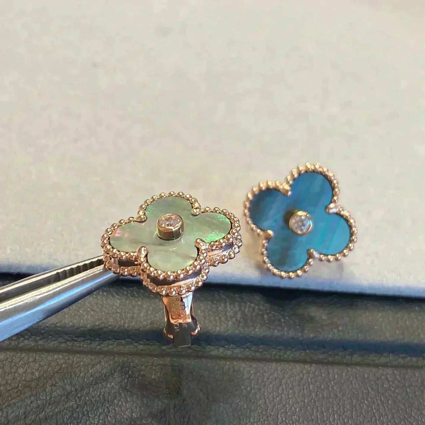 [NOVO]クローバー ミディアム 1モチーフ グレー モップ ダイヤモンド イヤリング