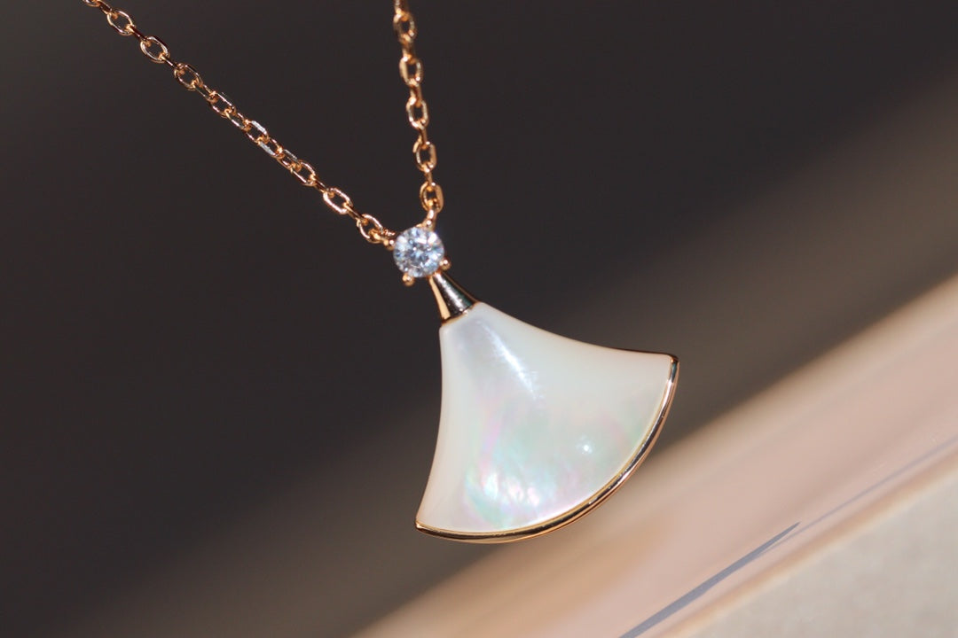 [GALE]DREAM NECKLACE WHITE MOP PINK GOLD 1 DIAMOND