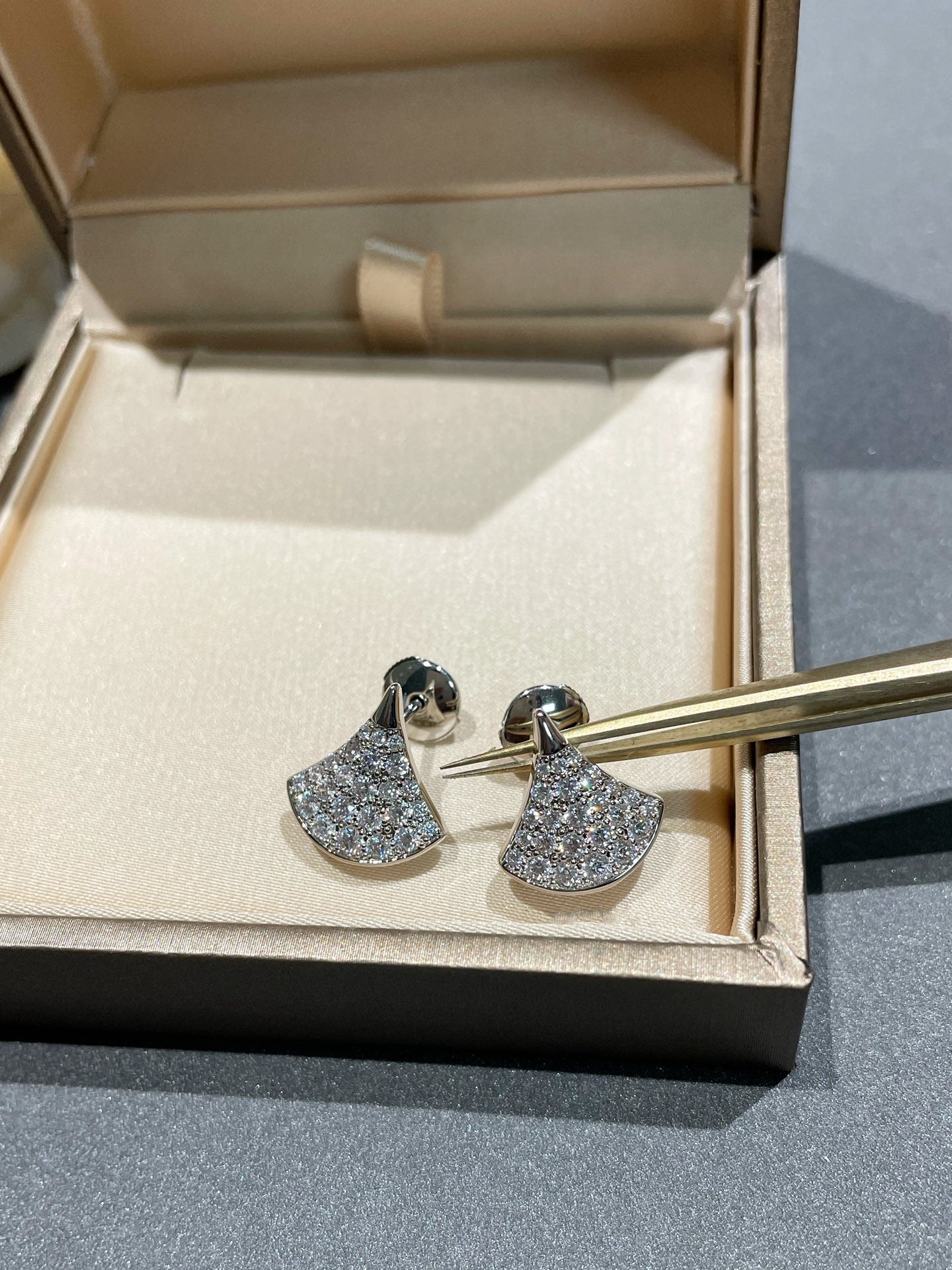 [GALE]DREAM STUD EARRINGS DIAMOND