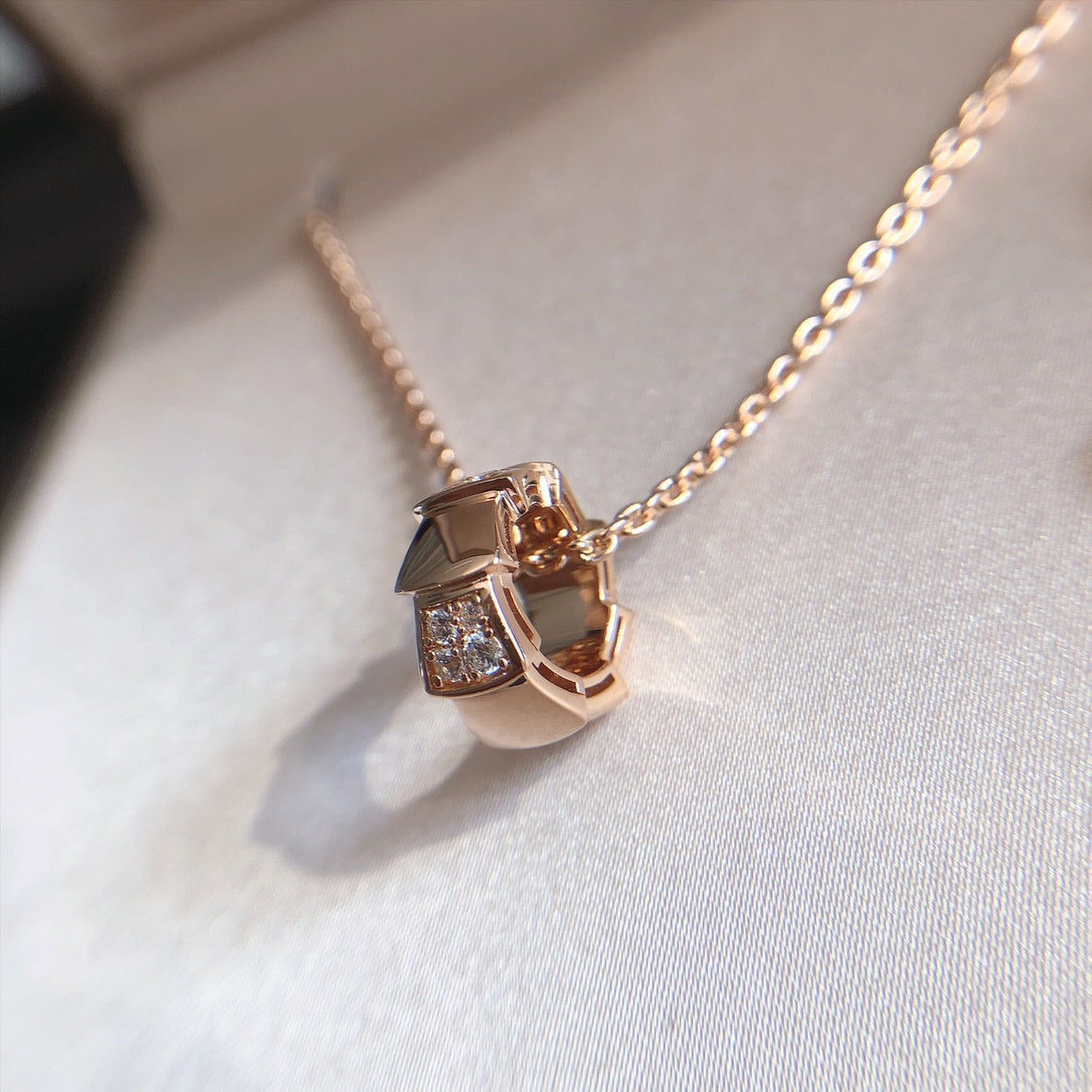 [GALE]SERPENTI PEDANT DIAMOND PINK GOLD NECKLACE