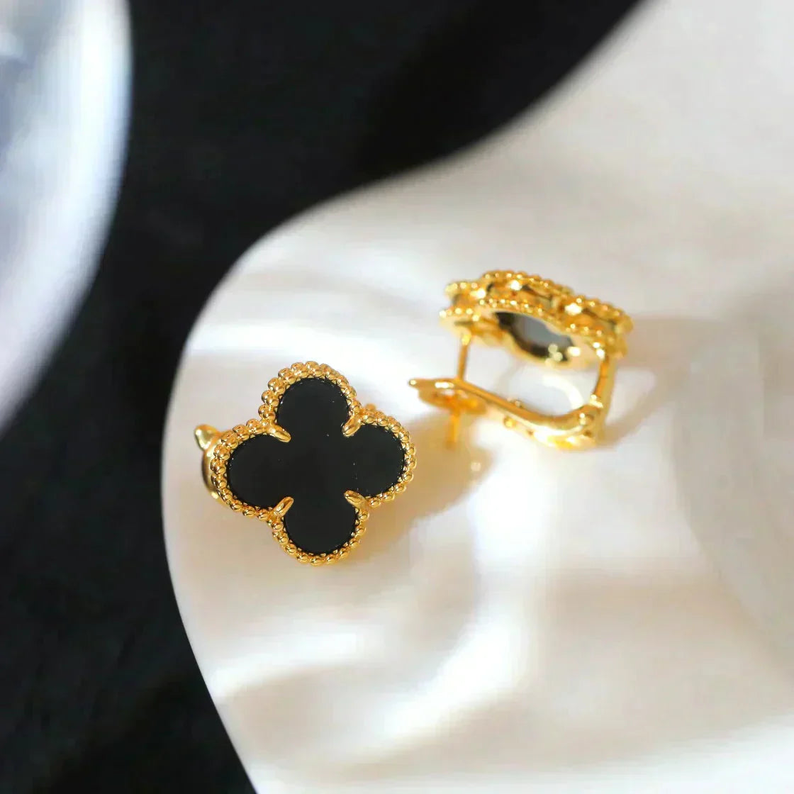 [GALE]CLOVER MEDIUM 1 MOTIFS  ONYX STUD EARRINGS