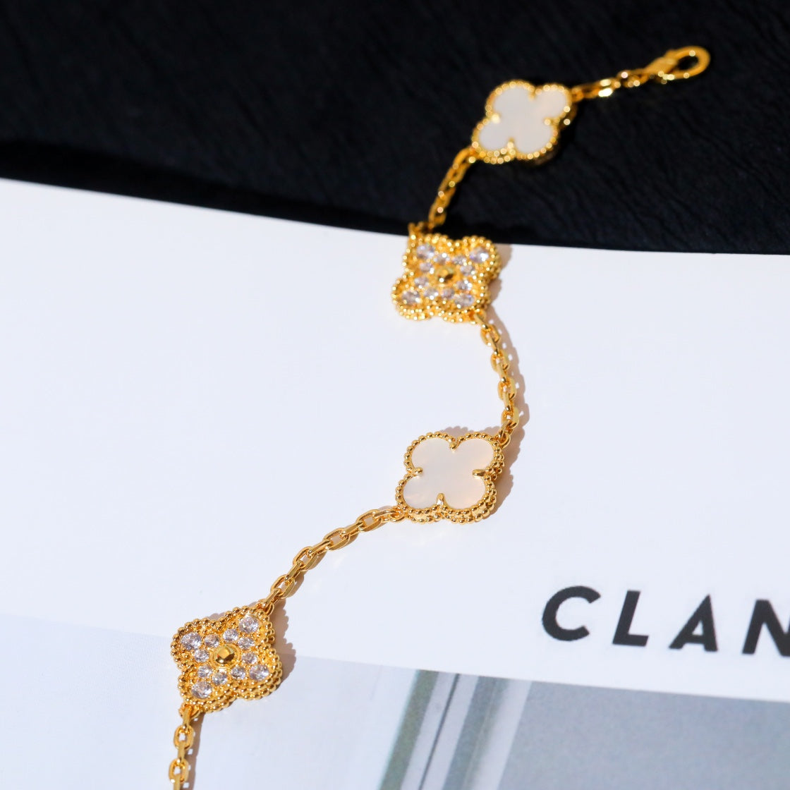 [GALE]CLOVER BRACELET 5 MOTIF WHITE MOP DIAMOND