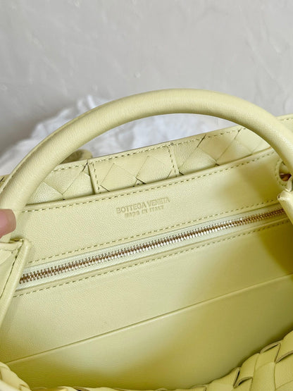 BV SMALL ANDIAMO 25CM LIGHT YELLOW LAMBSKIN