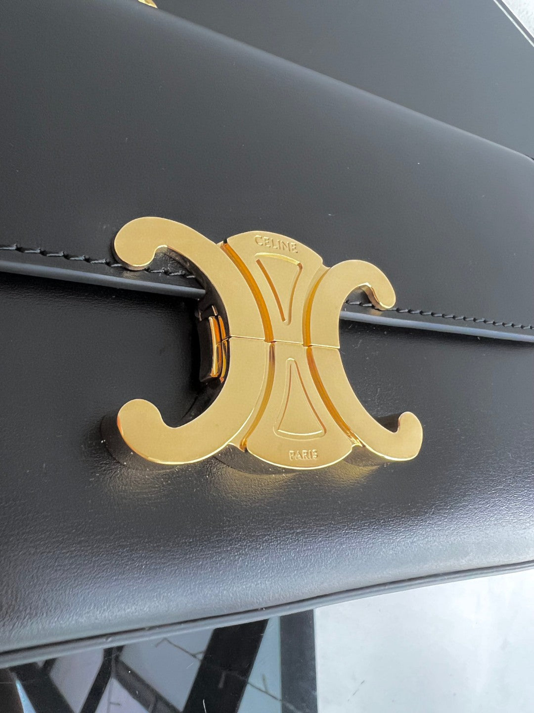 CLASSIC TRIOMPHE 20 BLACK CALFSKIN GOLD HARDWARE