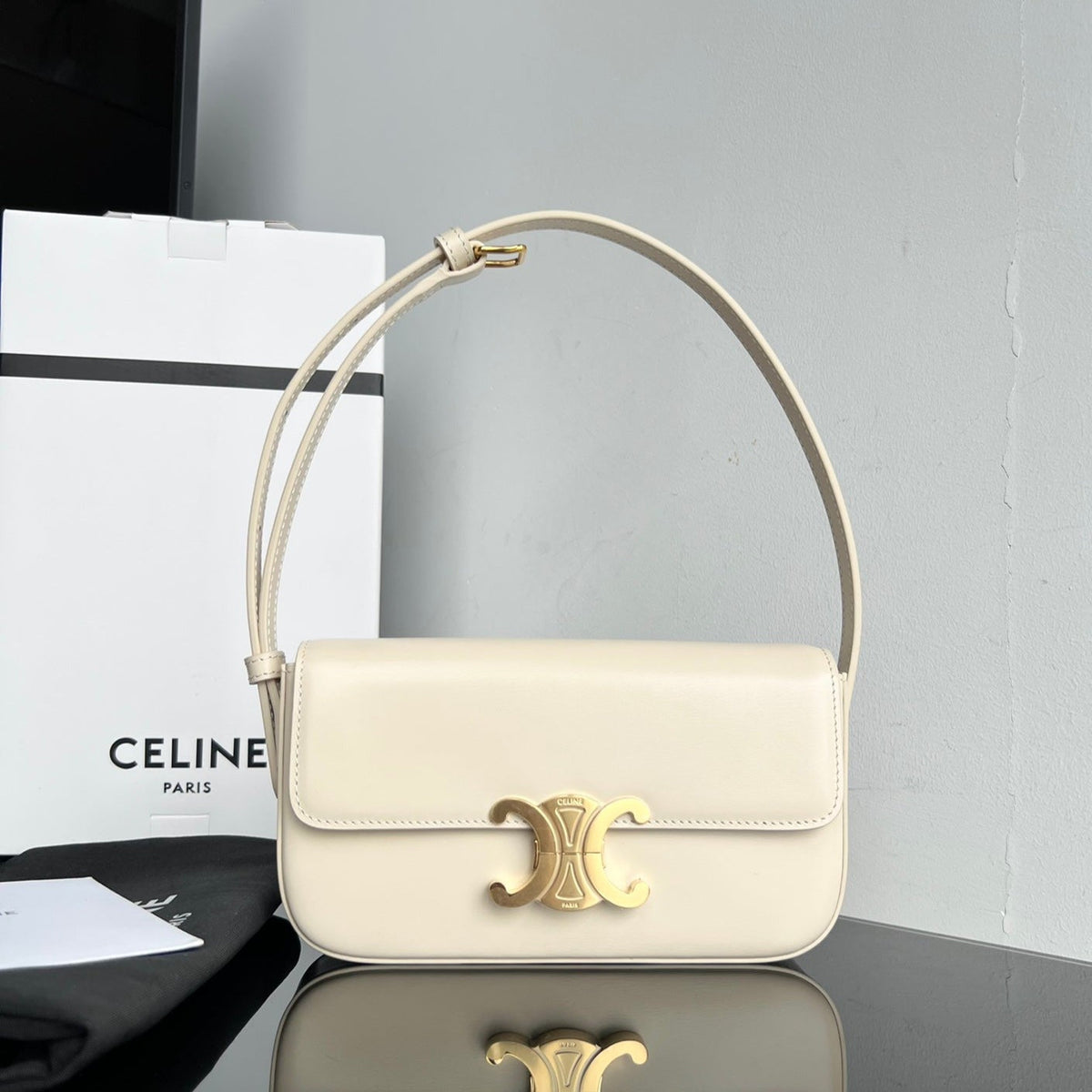 CLASSIC TRIOMPHE 20 CREAM CALFSKIN GOLD HARDWARE