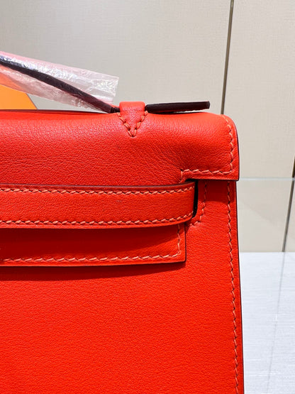 HM KELLY POCHETTE 22CM RED SWIFT SILVER HARDWARE