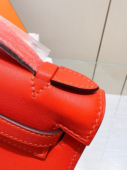 HM KELLY POCHETTE 22CM RED SWIFT SILVER HARDWARE