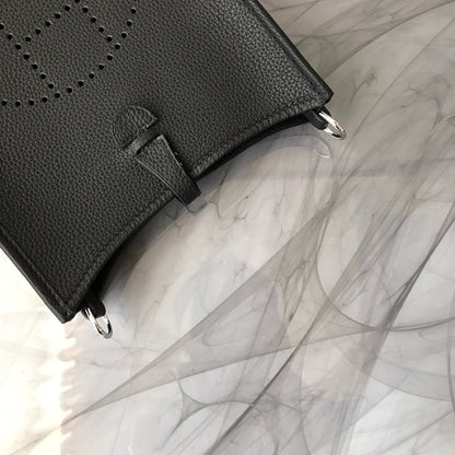 HM EVELYNE MINI 18 BLACK TOGO
