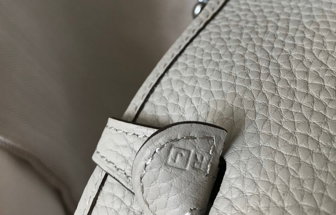 Mini Evelyne 18cm Light Grey Togo Silver Hardware