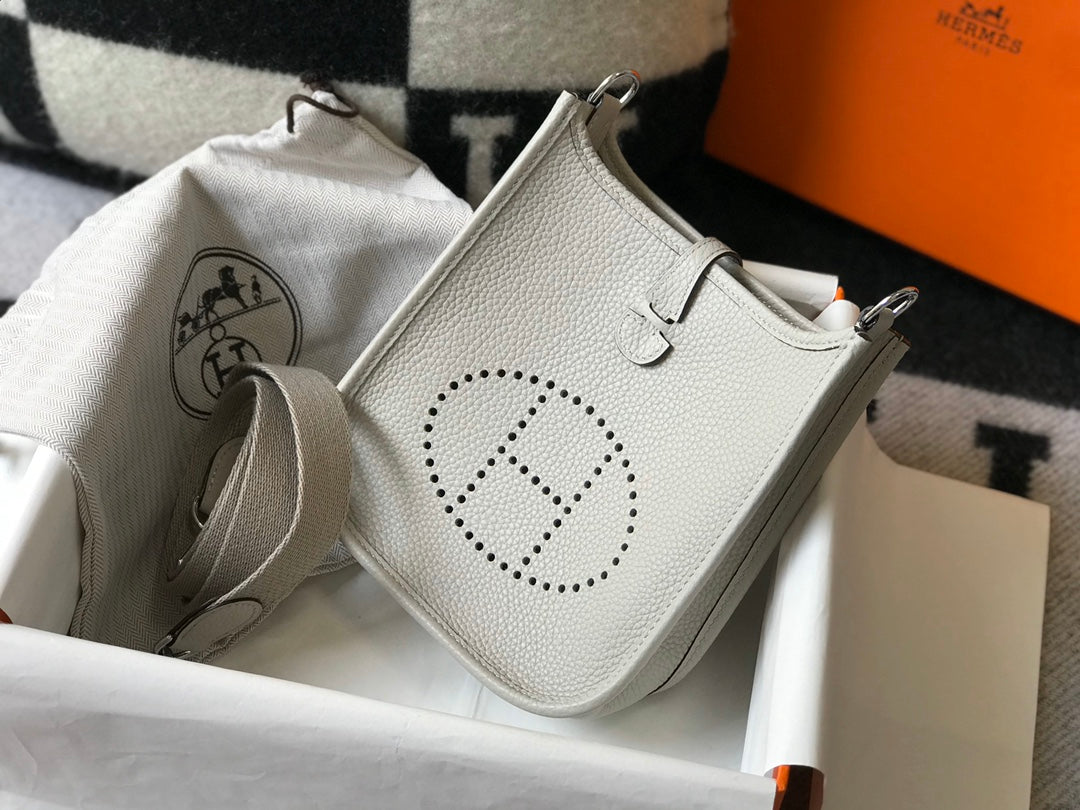 Mini Evelyne 18cm Light Grey Togo Silver Hardware