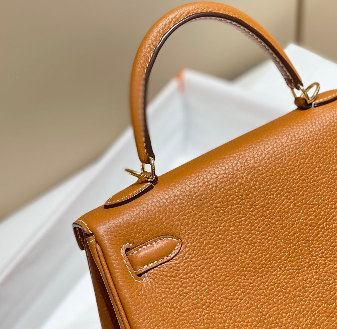 HM KELLY 28CM TAN TOGO GOLD HARDWARE