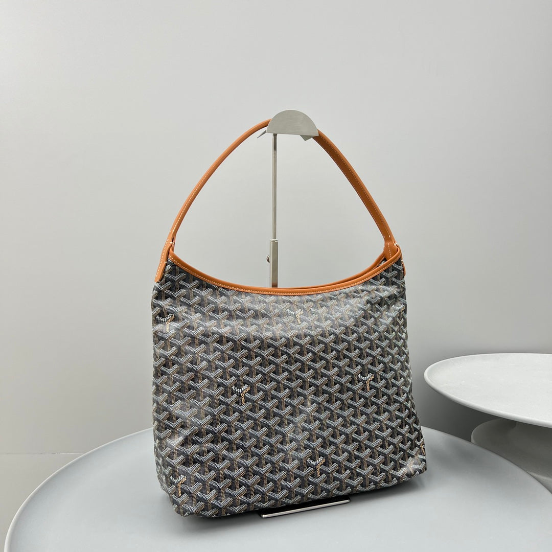 HOBO BOHÉME 34 IN BROWN GOYARDINE CANVAS AND CALFSKIN
