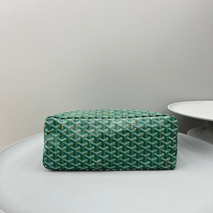 HOBO BOHÉME 34 IN GREEN GOYARDINE CANVAS AND CALFSKIN