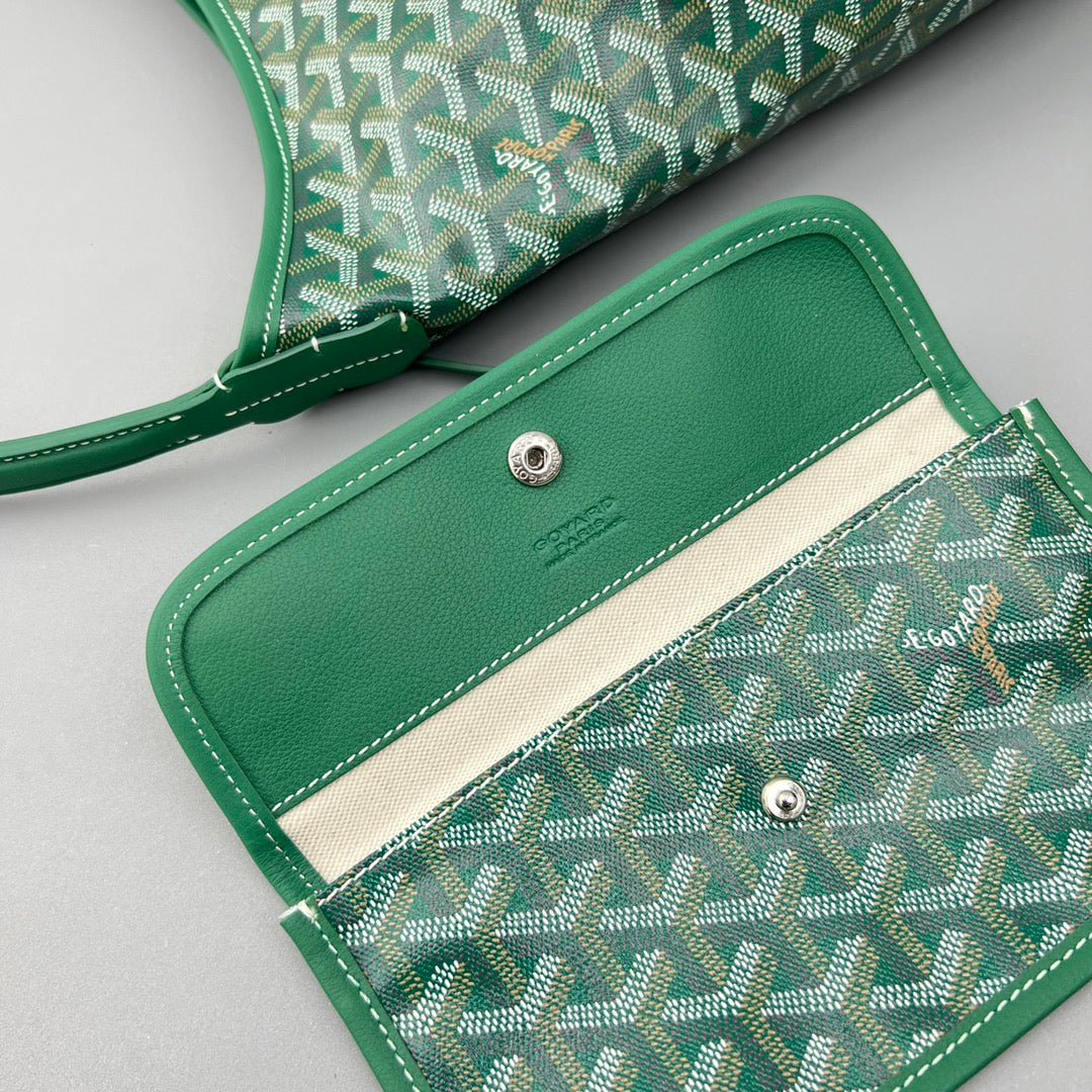 HOBO BOHÉME 34 IN GREEN GOYARDINE CANVAS AND CALFSKIN