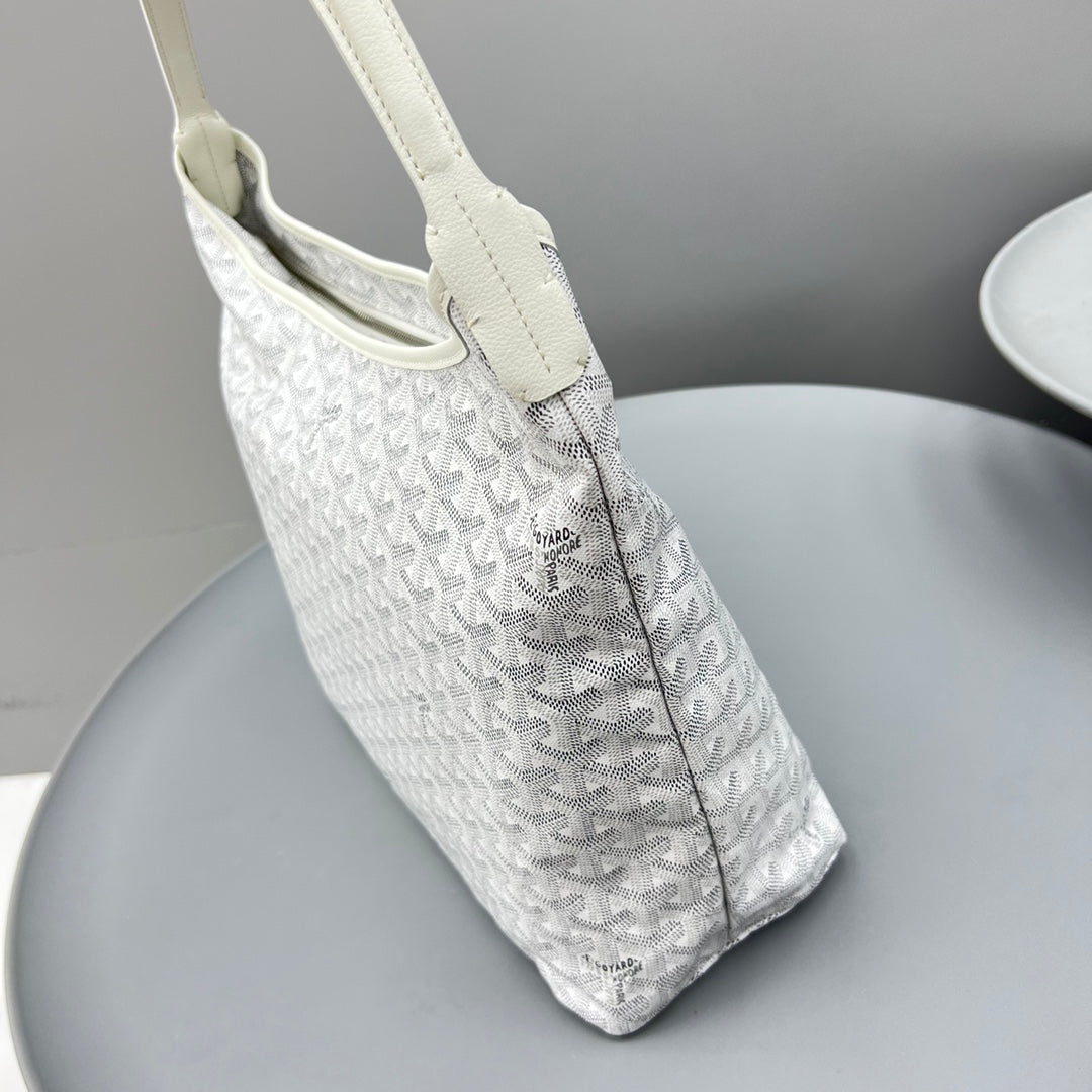 HOBO BOHÉME 34 IN WHITE GOYARDINE CANVAS AND CALFSKIN