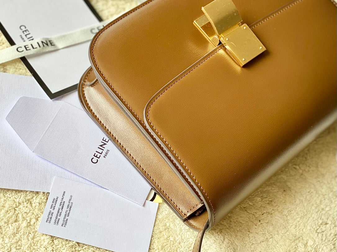 CELINE MEDIUM CLASSIQUE BAG 24CM GOLD CALFSKIN
