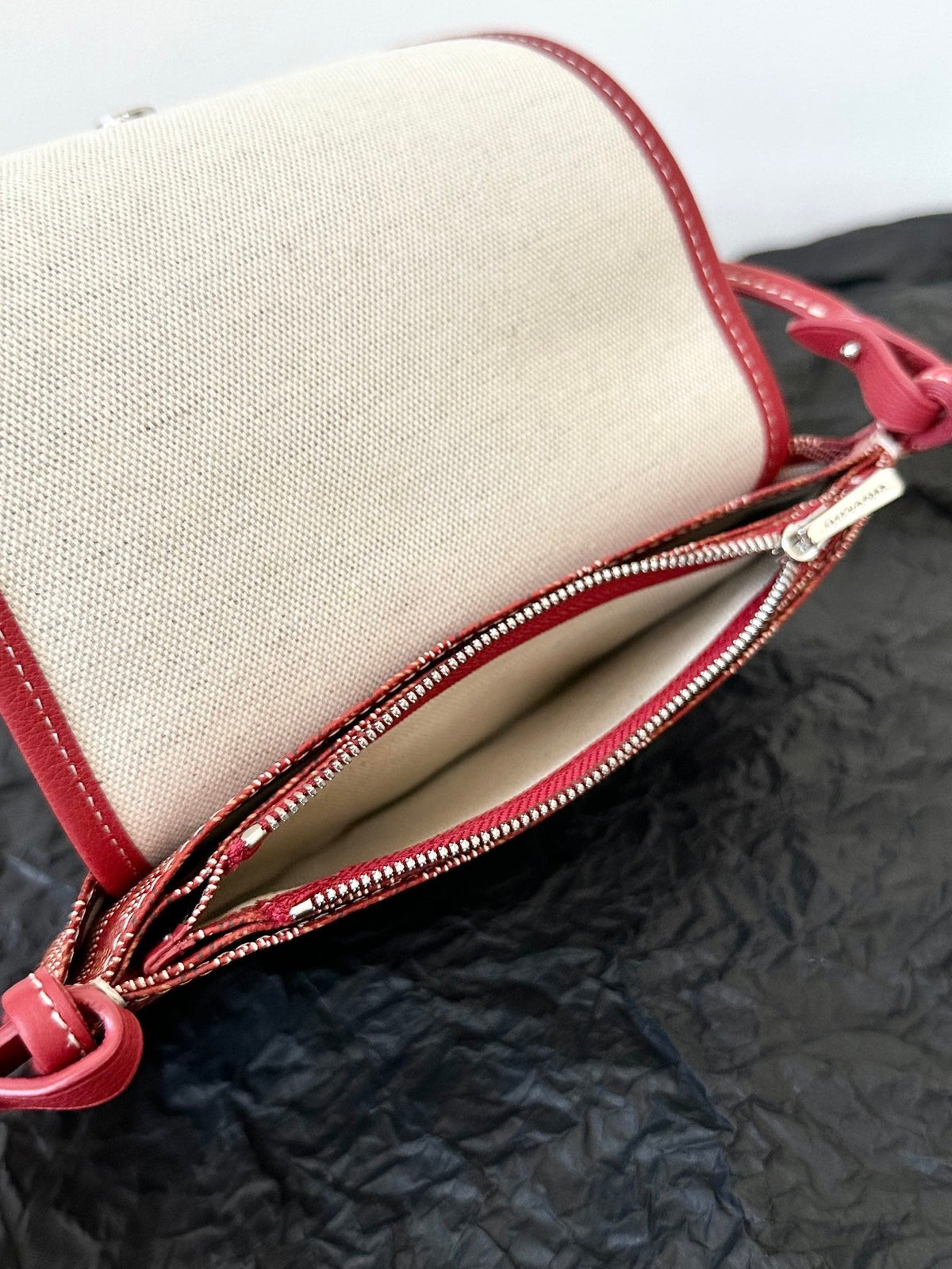 PLUMET POCKET WALLET 20 IN CLASSIC RED GOYARDINE CANVAS AND LAMBSKIN TRIM