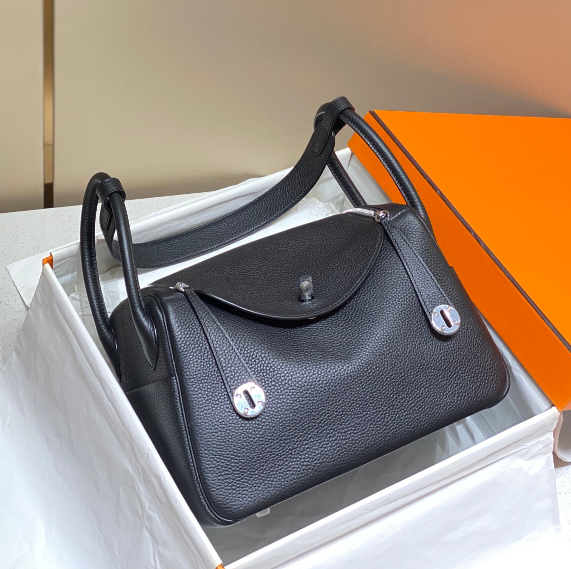 HM LINDY 30 BAG NAVY TAURILLON CLEMENCE LEATHER