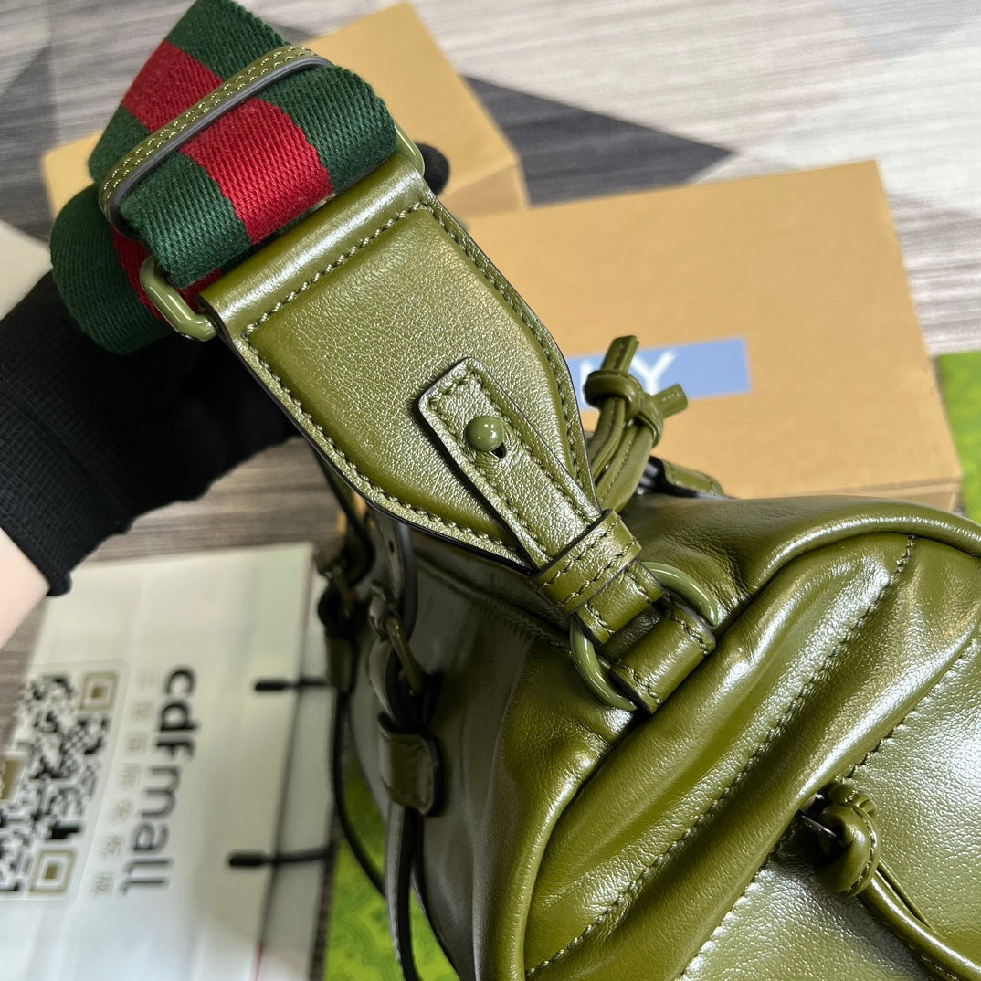 GG SMALL 28 DUFFLE BAG IN GREEN MOSS SOLF CALFSKIN