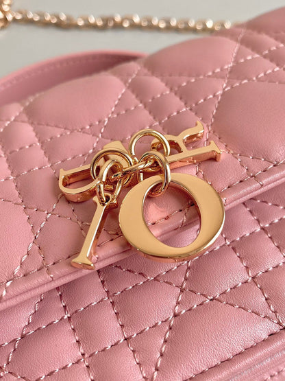 LADY 21 CHAIN BAG IN HOT PINK LAMBSKIN