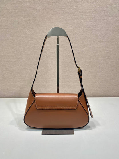 FLAP BAG 25 IN CINNAMON BROWN SMOOTH CALFSKIN TRIANGLE LOGO