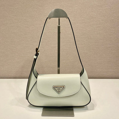 FLAP BAG 25 IN WHITE SMOOTH CALFSKIN TRIANGLE LOGO