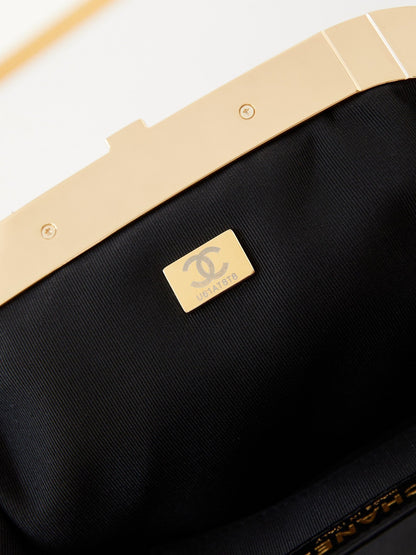 24a clutch 24cm black lambskin gold hardware