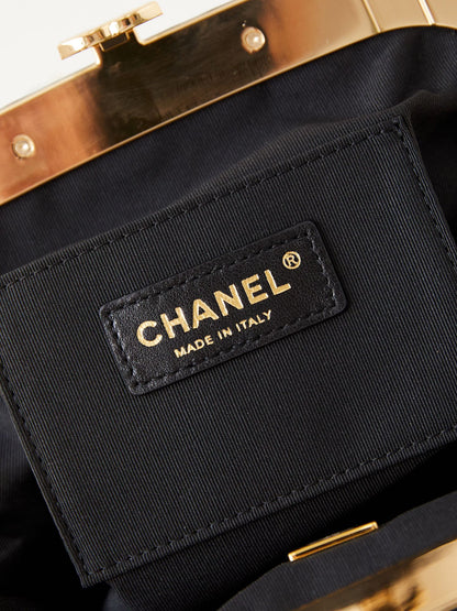 24a clutch 24cm black lambskin gold hardware