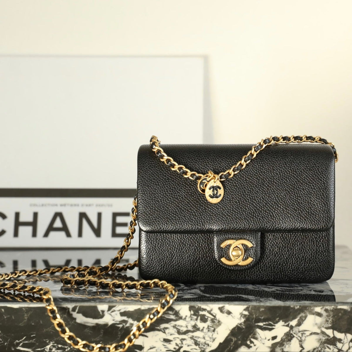 CC 24K Flap Bag 18cm Black Grained Calfskin Gold Hardware