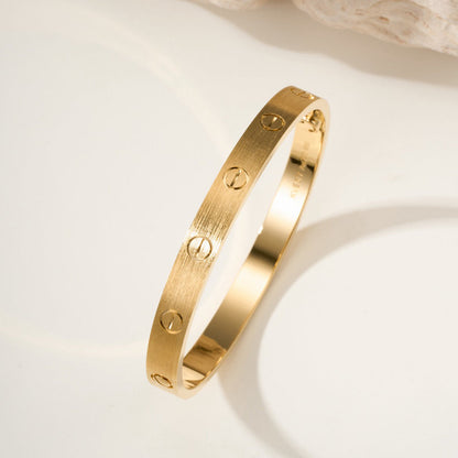 [GALE] CLASH & Clover Laser 5-Motif & LOVE Brushed Bracelet Stack Set