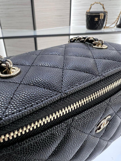 CC 25C Vanity Case 16cm Black Caviar Leather Light Gold Hardware