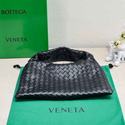 BV HOP Shoulder Bag 41cm BLack Calfskin