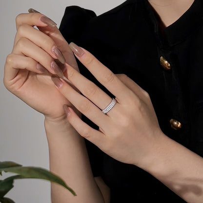 [NOVO]上品なラウンドカットのテニスリング