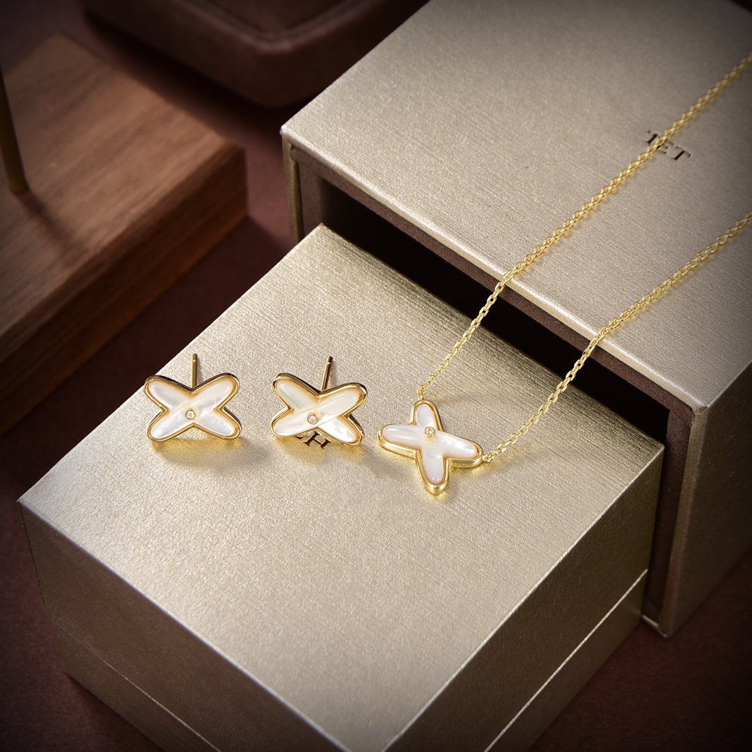 [NEU] JEUX DE WHITE POP GOLD DIAMOND EARRINGS