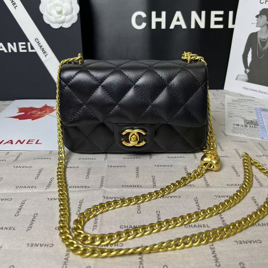 25C Mini Flap 19cm Black Lambskin Gold Heart Hardware