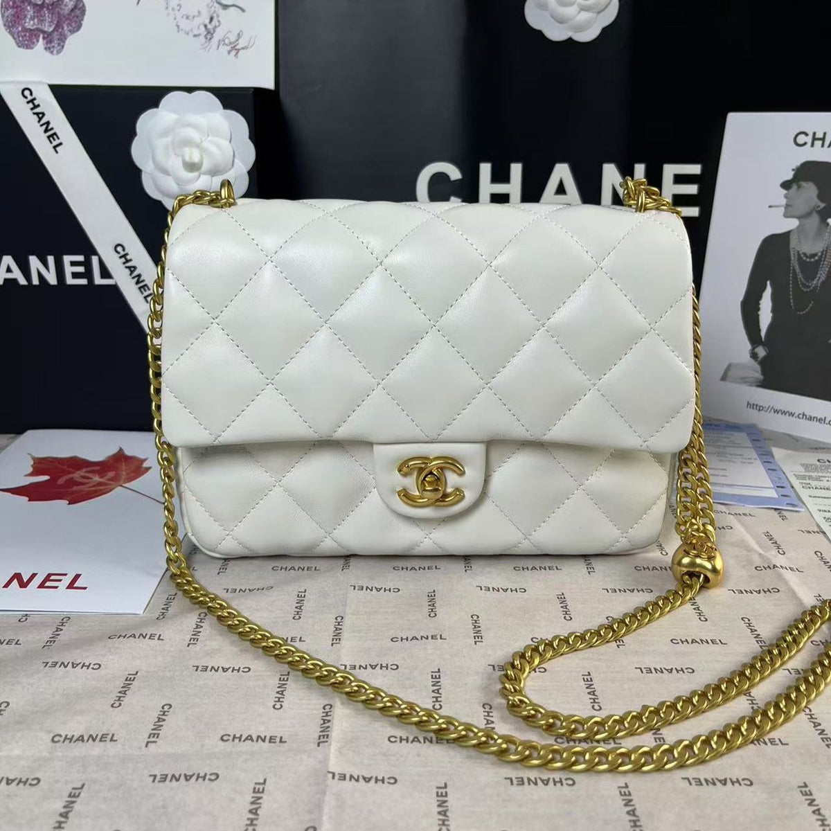 25C Mini Flap 24cm White Lambskin Gold Heart Hardware