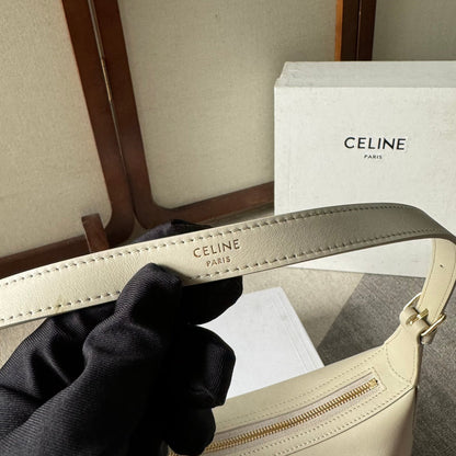 SMALL HÉLOÏSE BAG CUIR 22 IN WHITE CALFSKIN EMBOSSED LOGO