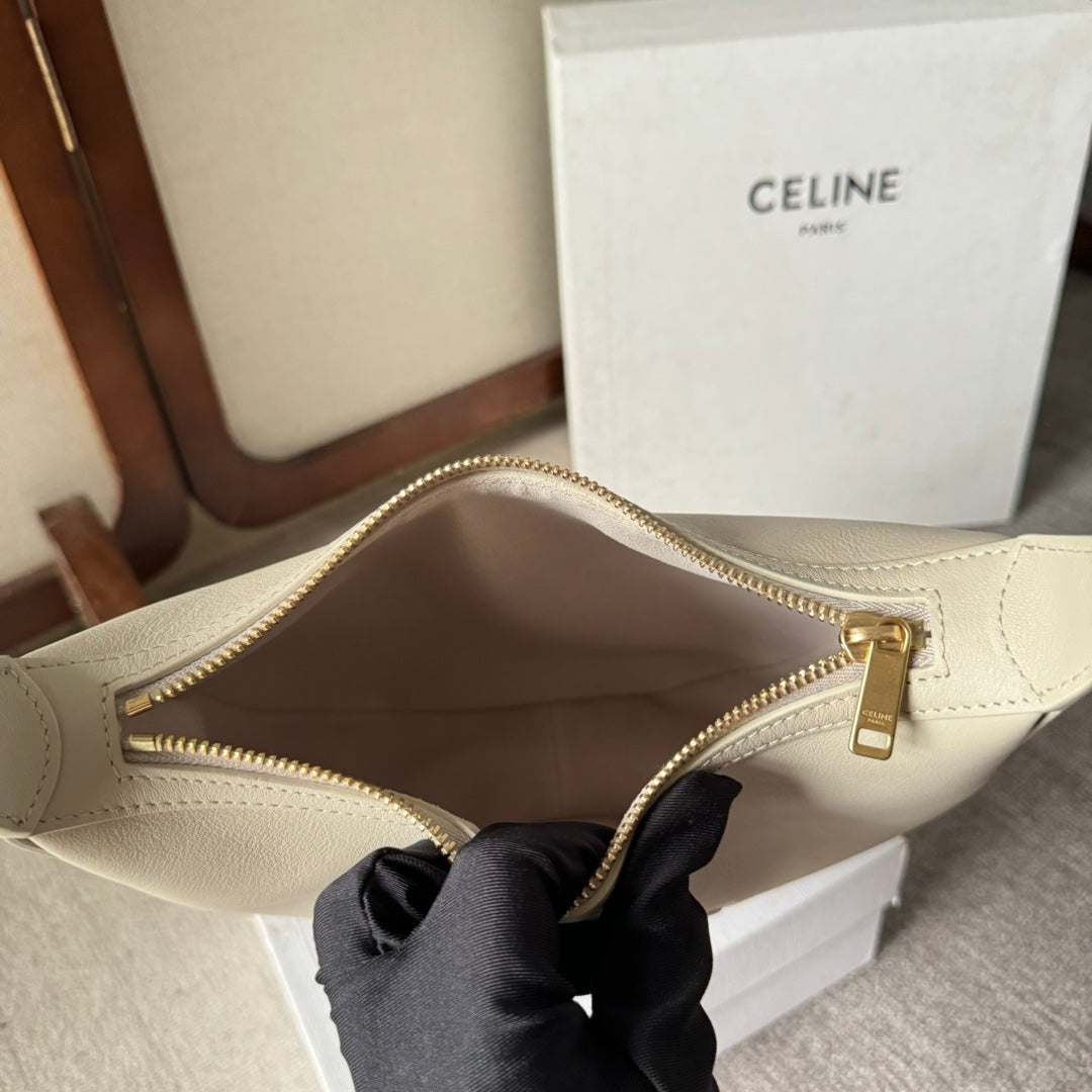 SMALL HÉLOÏSE BAG CUIR 22 IN WHITE CALFSKIN EMBOSSED LOGO