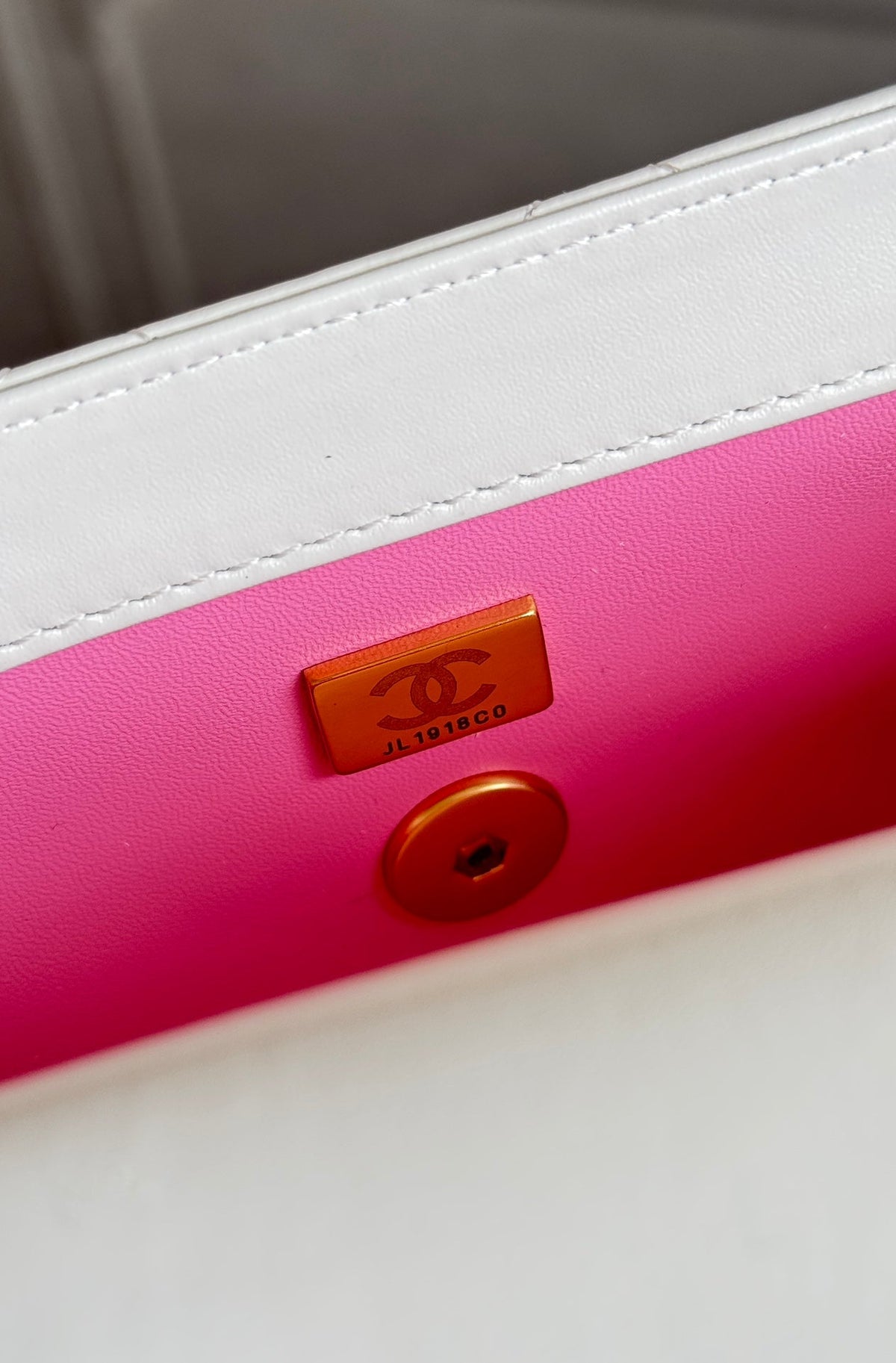 Mini Flap 22cm White Lambskin Gold Hardware